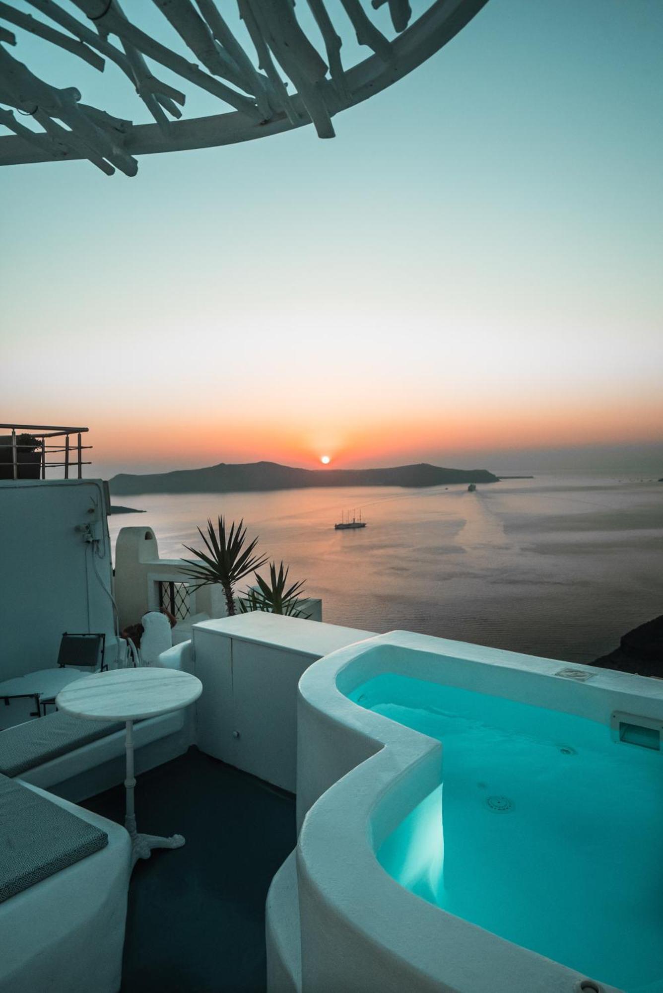 Trieris Villa & Suites Fira  Ngoại thất bức ảnh
